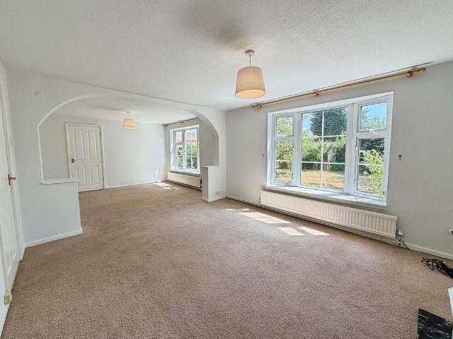 4 bedroom semi detached house to rent