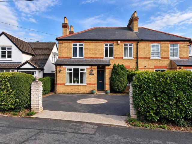 4 Bedroom Semi Detached House To Rent