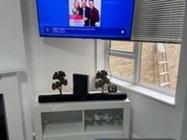 4 bedroom semi detached house to rent