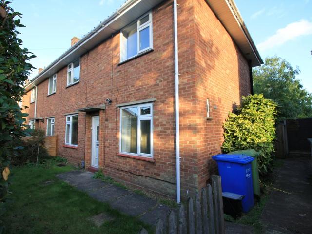4 bedroom semi detached house to rent