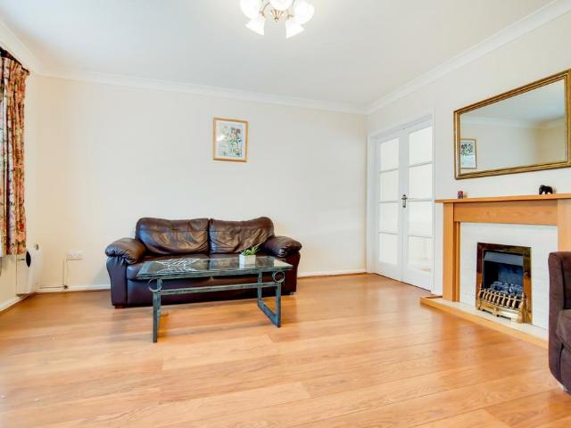 4 bedroom semi detached house to rent