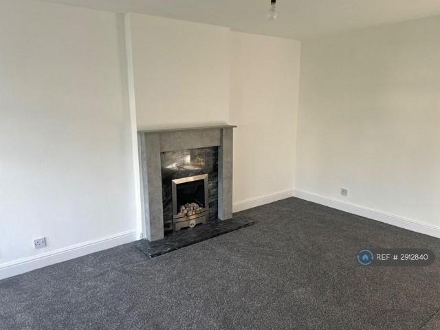 4 bedroom semi detached house to rent