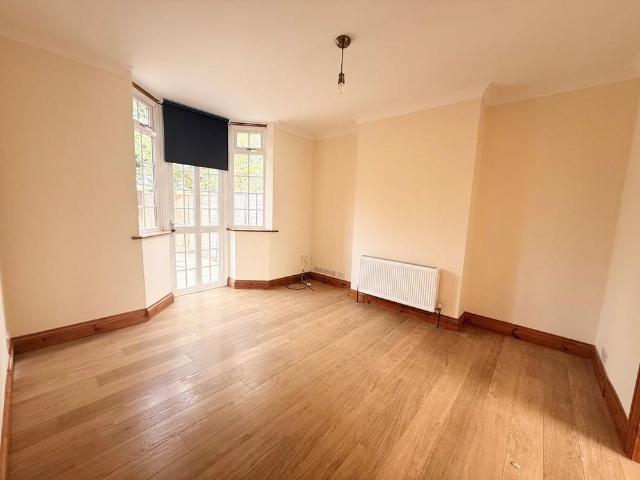 4 bedroom semi detached house to rent
