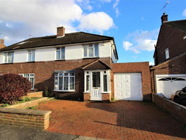 4 bedroom semi detached house to rent