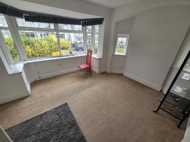 4 bedroom semi detached house to rent