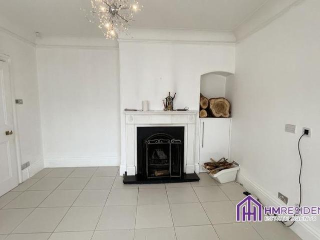4 bedroom semi detached house to rent