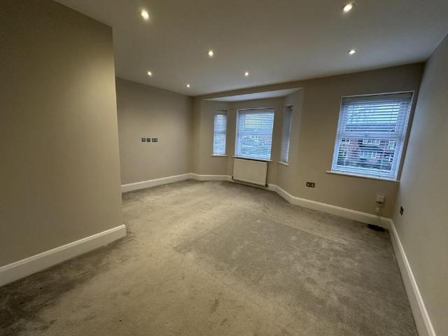 4 bedroom semi detached house to rent