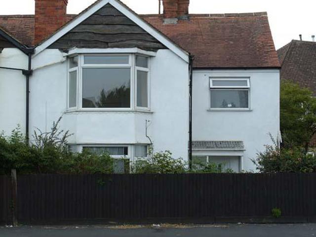 4 bedroom semi detached house to rent
