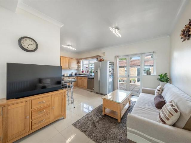 4 bedroom semi detached house to rent