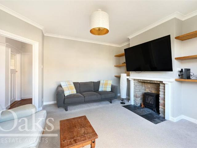 4 bedroom semi detached house to rent
