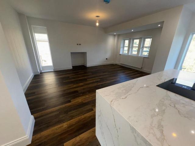 4 bedroom semi detached house to rent