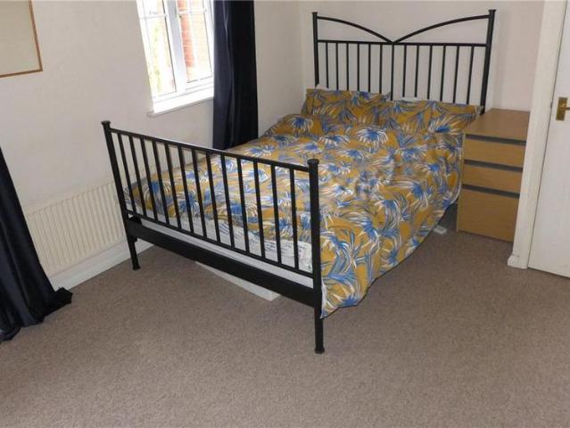 4 bedroom semi detached house to rent