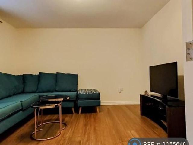 4 bedroom semi detached house to rent
