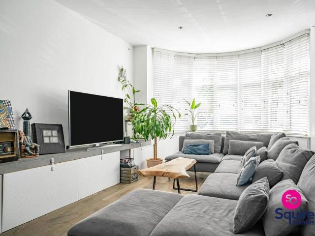 4 bedroom semi detached house to rent