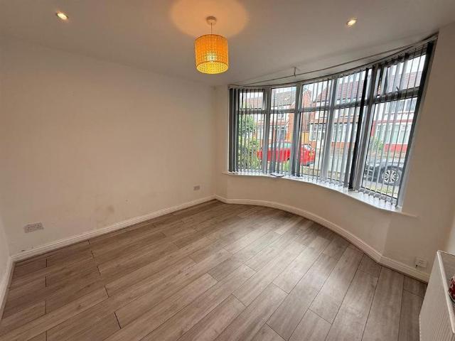 4 bedroom semi detached house to rent