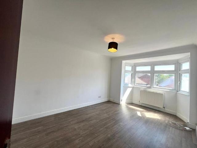 4 bedroom semi detached house to rent