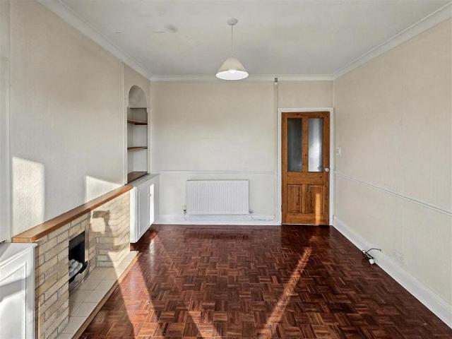 4 bedroom semi detached house to rent