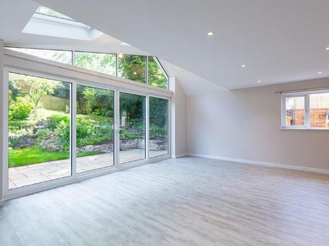 4 bedroom semi detached house to rent
