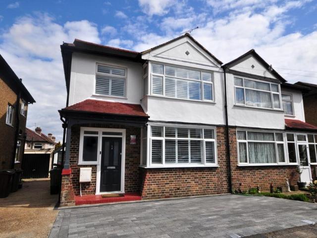 4 bedroom semi detached house to rent