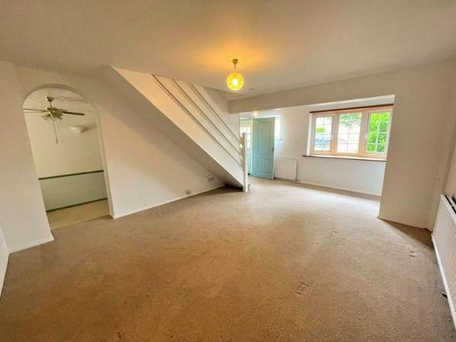 4 bedroom semi detached house to rent