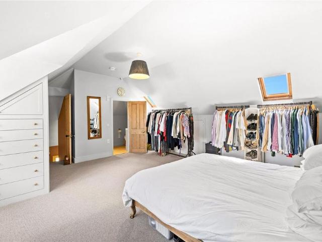 4 bedroom semi detached house to rent