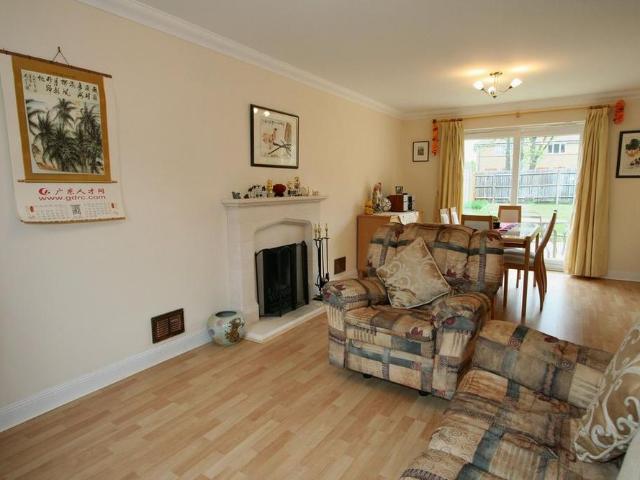 4 bedroom semi detached house to rent
