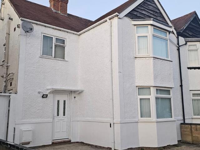 4 bedroom semi detached house to rent