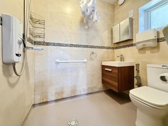 4 bedroom semi detached house to rent