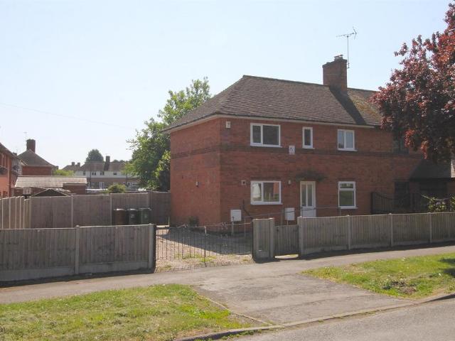 4 bedroom semi detached house to rent