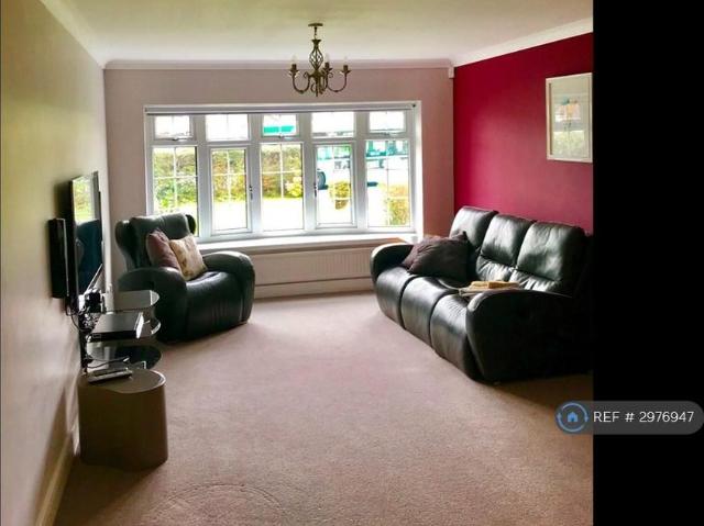 4 bedroom semi detached house to rent