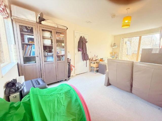 4 bedroom semi detached house to rent