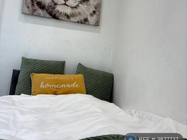 4 bedroom semi detached house to rent