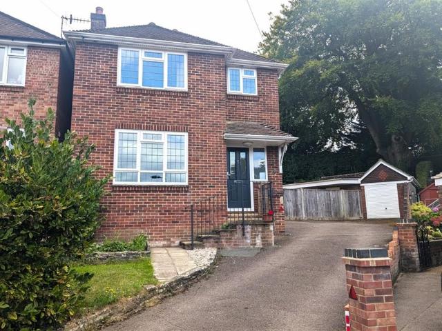 4 bedroom semi detached house to rent