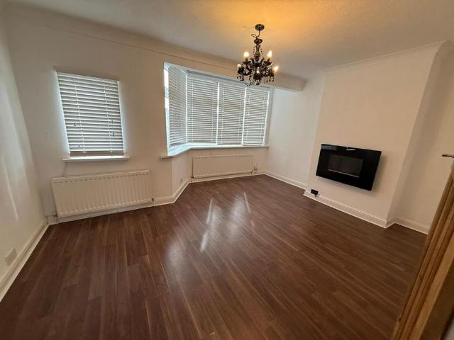 4 bedroom semi detached house to rent