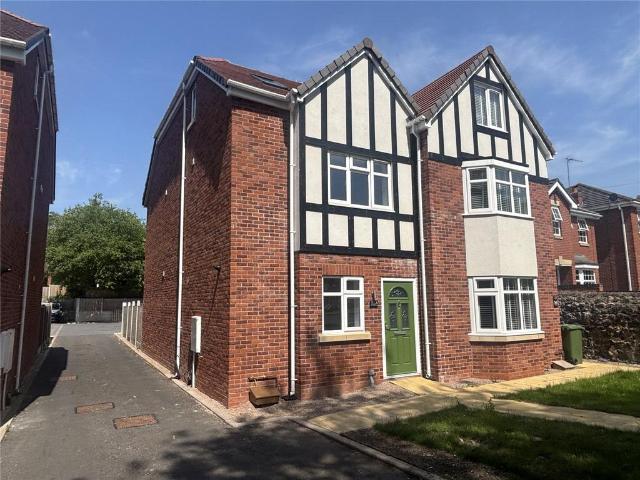 4 bedroom semi detached house to rent