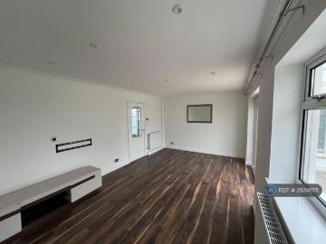 4 bedroom semi detached house to rent
