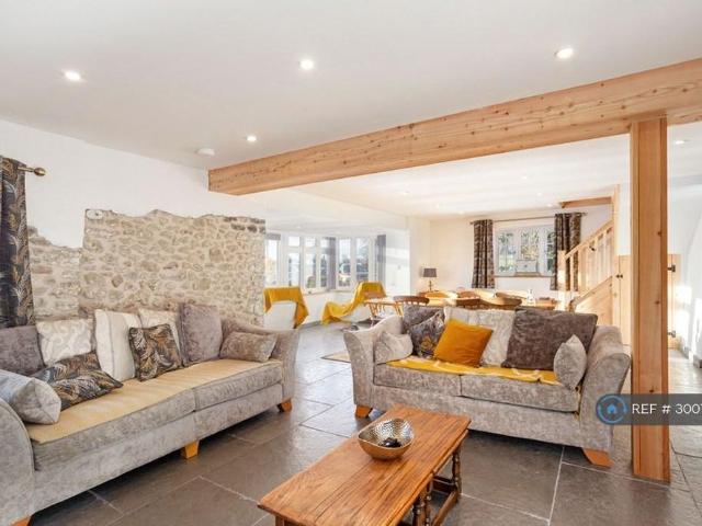 4 bedroom semi detached house to rent