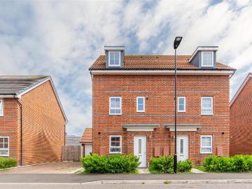 4 bedroom semi detached house to rent