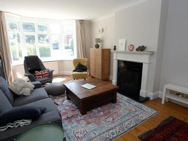 4 bedroom semi detached house to rent