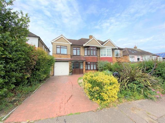 4 bedroom semi detached house to rent