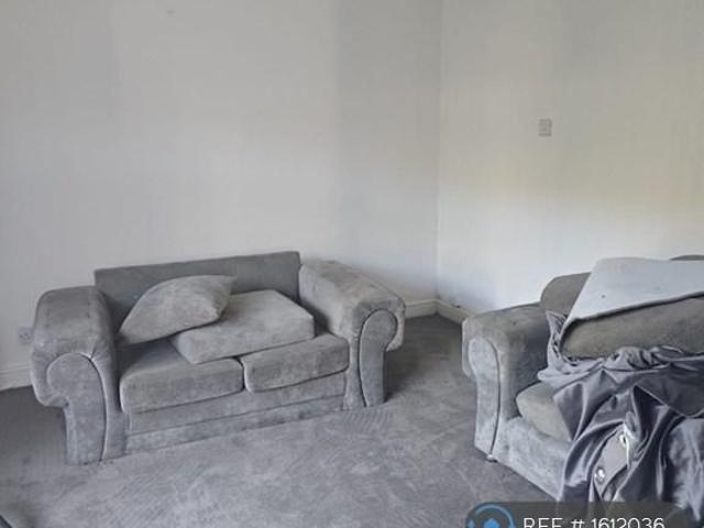4 bedroom semi detached house to rent