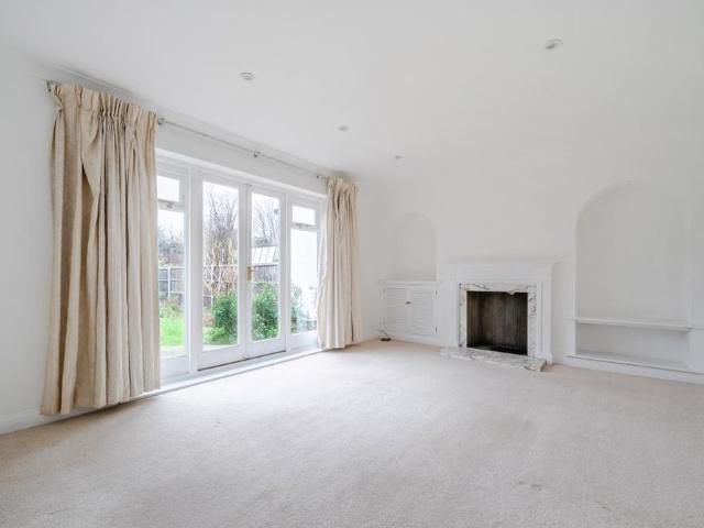 4 bedroom semi detached house to rent