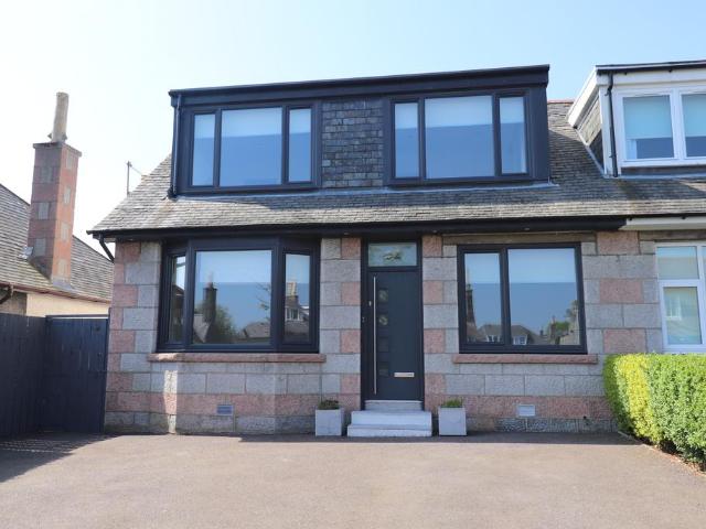 4 bedroom semi detached house to rent
