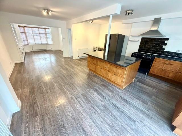 4 bedroom semi detached house to rent