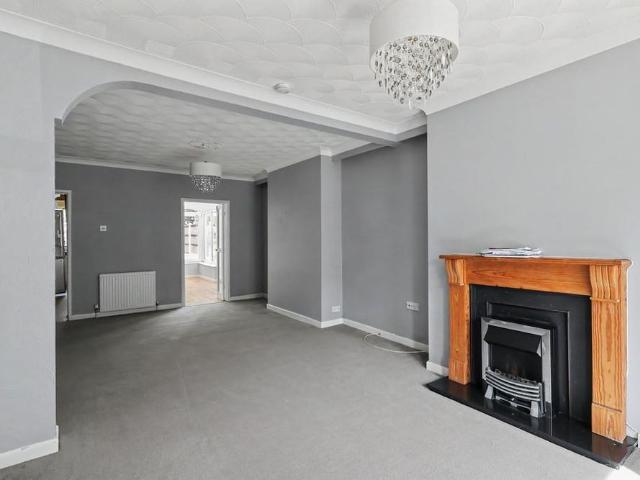 4 bedroom semi detached house to rent