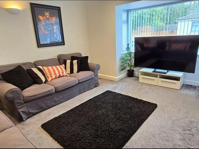 4 bedroom semi detached house to rent