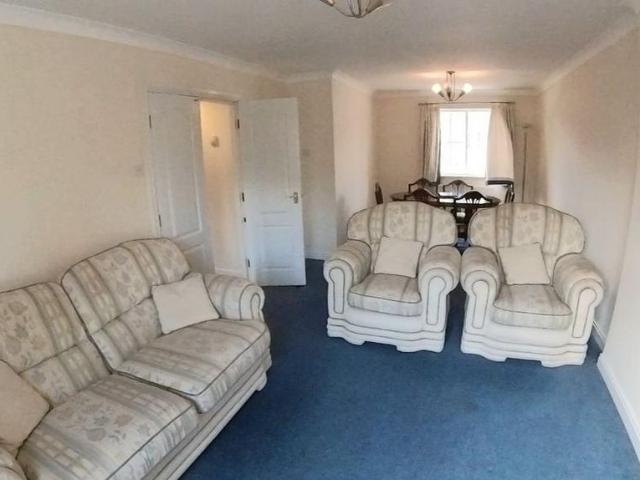 4 bedroom semi detached house to rent