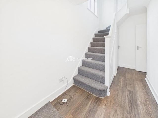 4 bedroom semi detached house to rent
