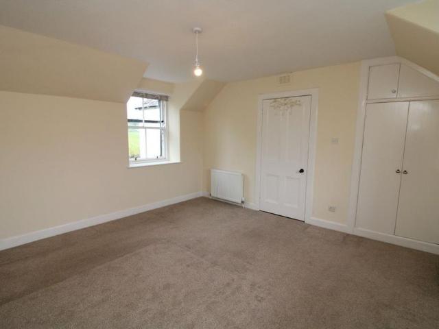 4 bedroom semi detached house to rent
