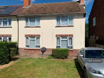 4 bedroom semi detached house to rent